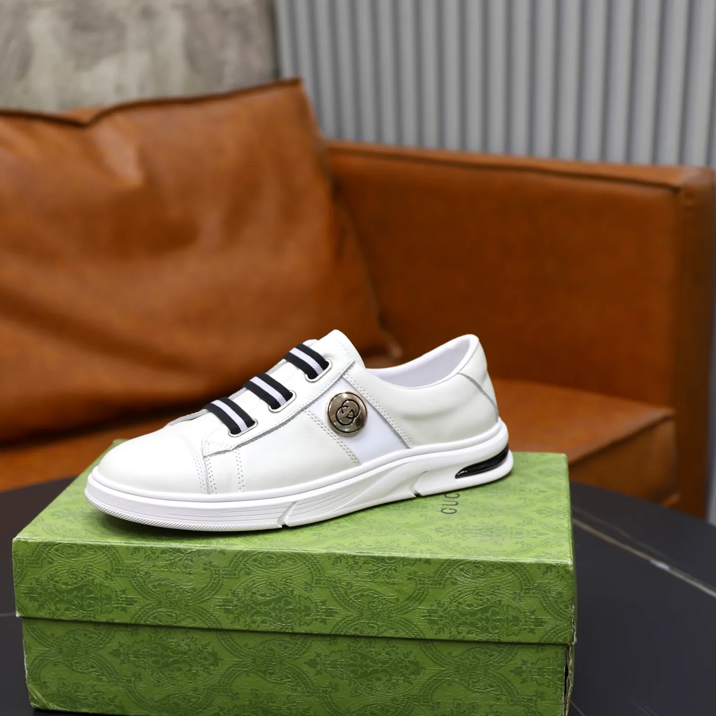 Ex-factory price: 462💰🙅‍♂️🙅‍♂️🙅‍♂️ Brand: GUCCI Standard code: 38-44 (45 customized) Grade: Same as the official website Material: Original leather splicing Comfortable and breathable pigskin lining Original wear-resistant outsole Style category: Men's fashion casual shoes Running sneakers Distinguished luxury brand elements Top luxury Color: actual picture color